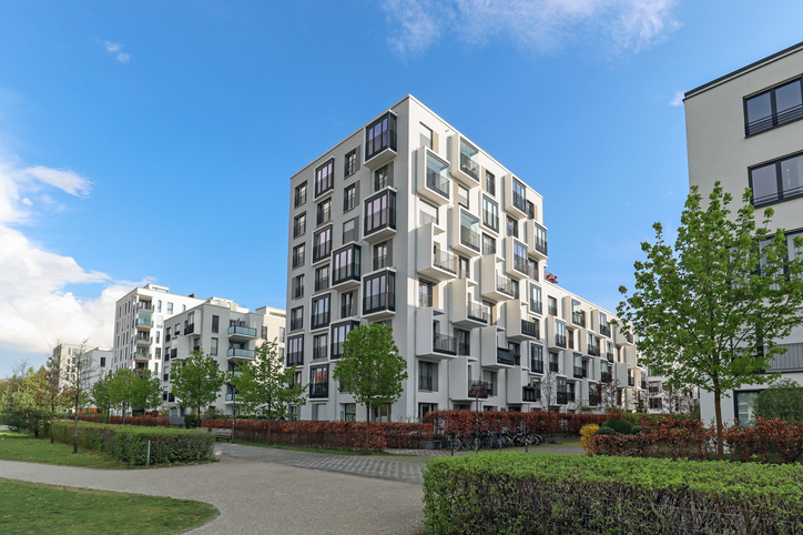 Reduction of rent for long residential leases